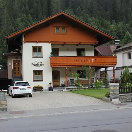 Apartman Friedheim, Haus