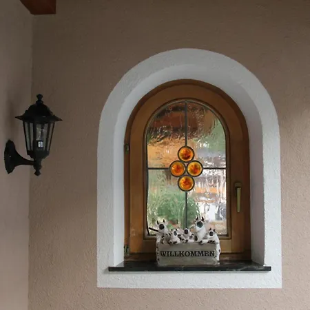 Daire Friedheim, Haus